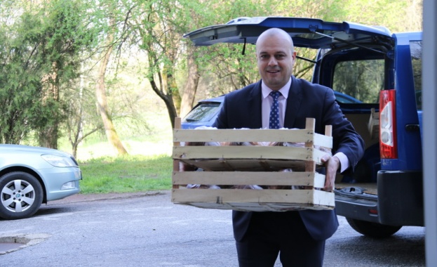 130 пациенти ще получат от дарените продукти Зам председателят на ПГ