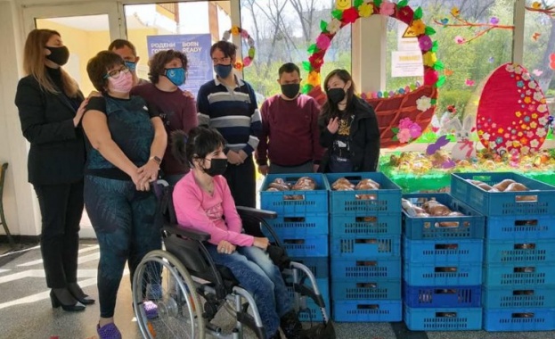 С този жест искаме да стоплим домовете и сърцата на