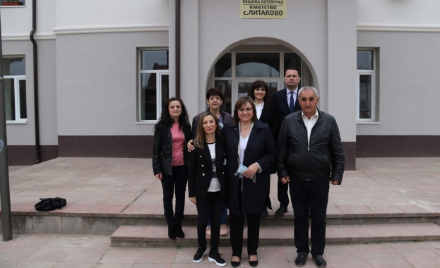 Лидерът на БСП Корнелия Нинова участва в инициативата на БСП
