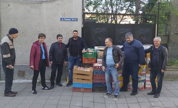 БСП-Бургас се включи в инициативата "Солидарен Великден"