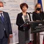  Десислава Атанасова: Изходът от ситуацията с машините е да се върне възможността за гласуване с хартиени бюлетини