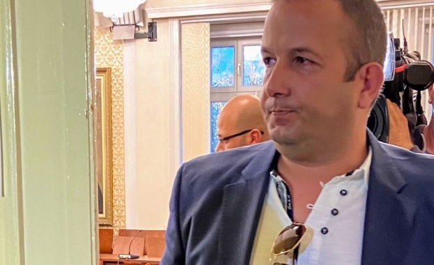 Във връзка с направени и разпространени неверни твърдения от лицето