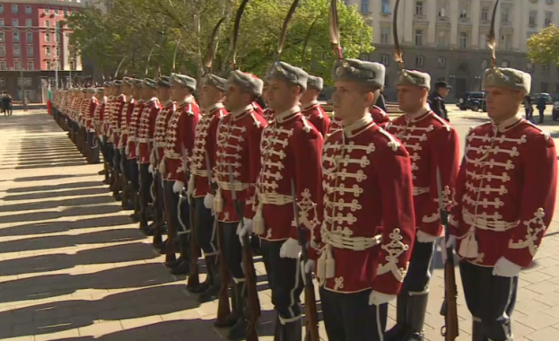 Държавният глава Румен Радев и вицепрезидентът Илияна Йотова присъстваха на