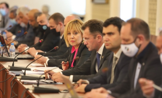 Комисията по ревизия ще изслуша регионалния министър в оставка Петя Аврамова 