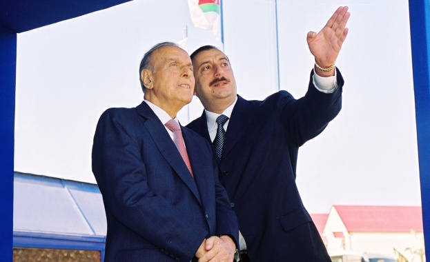 Азербайджан отбелязва 98-та годишнина от рождението на националния лидер Гейдар Алиев