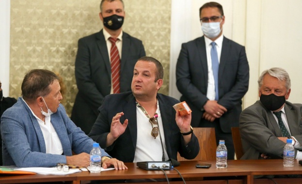 И защо цената на акциите на публичната компания Градус се