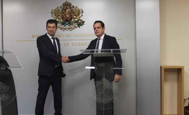 Новият министър на икономиката в служебното правителство Кирил Петков встъпи