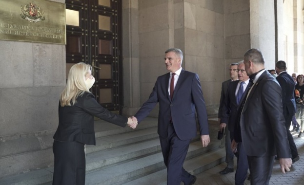 Новият служебен кабинет вече е в сградата на Министерския съвет