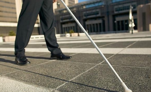 Проф Патрик Маккинли бивш окръжен прокурор на Санта Барбара обикаля