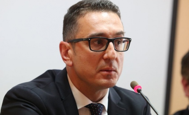 Служебният министър на икономиката Кирил Петков съобщи че бившият дългогодишен