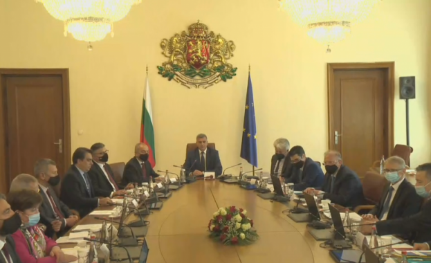 Работим на пълни обороти всичко е под контрол Това каза