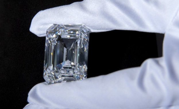 Най-големият диамант в историята беше продаден на търг в Женева