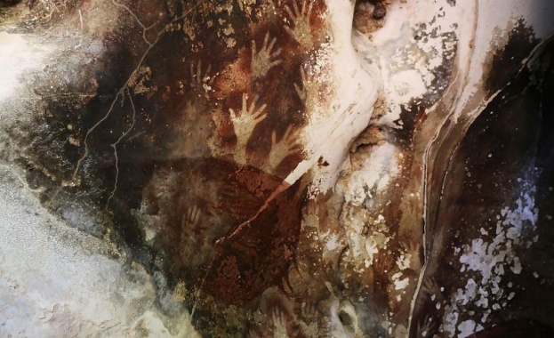 Руши се най-древната скална живопис на Земята 