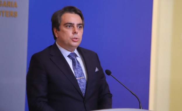 Министърът на финансите Асен Василев участва в редовното заседание на