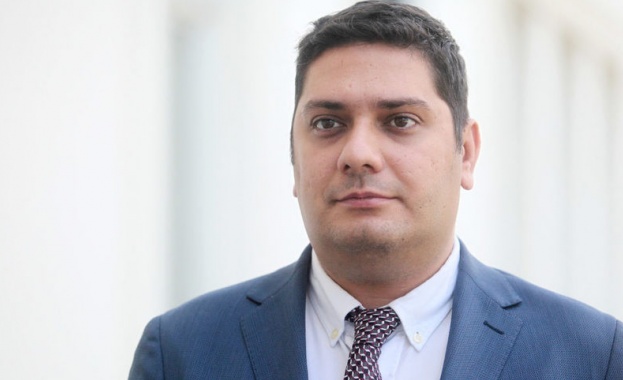 Забелязвам че започва тих преврат в държавата към следващото правителство