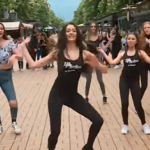 Танцьори организират парти на столичния булевард „Витошка”