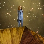 Ротердам с тюркоазен килим за церемонията по откриването на "Евровизия 2021" 