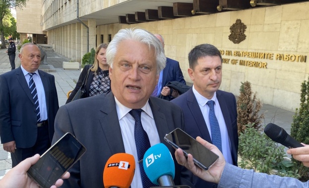 Над три часа съвещание при служебния вътрешен министър с директорите