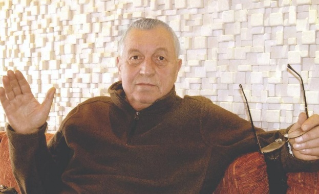 Решението на отиващият си премиер Кирил Петков за изгонване на