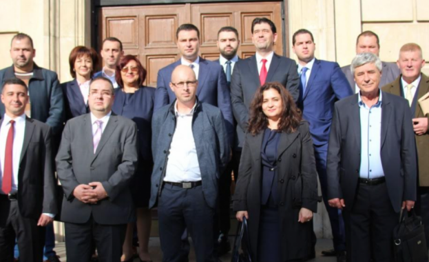 С последното си действие по издигане на украинското знаме на