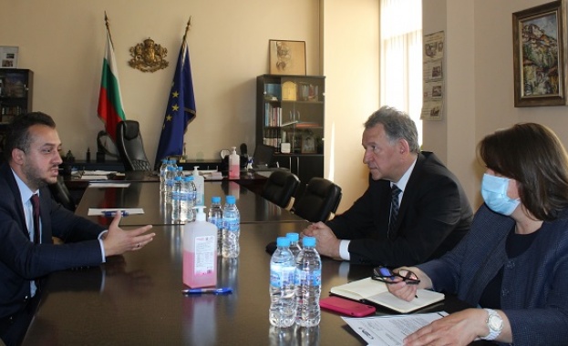 Министър Кацаров: МЗ и Представителството на ЕК в България ще си сътрудничат за насърчаване на ваксинацията 