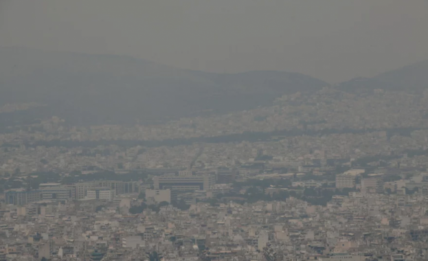 Голям пожар избухна на брега на Коринтския залив на около