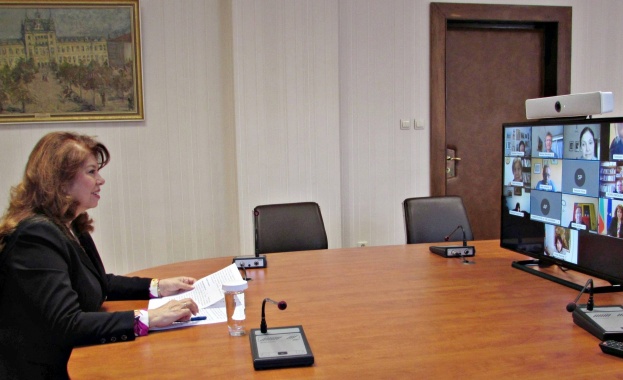 Във втората литературна среща Народността не пада там дето знанието