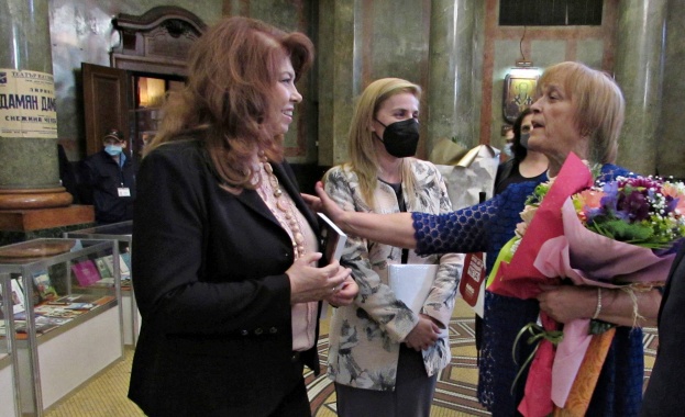 Изложба на личния архив на поета бе открита в СУ