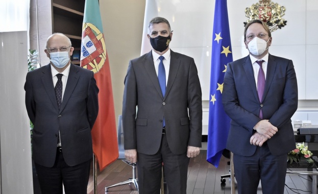 Министър-председателят Стефан Янев проведе среща с министъра на външните работи