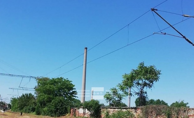 75 метров комин беше взривен за да се разчисти място за