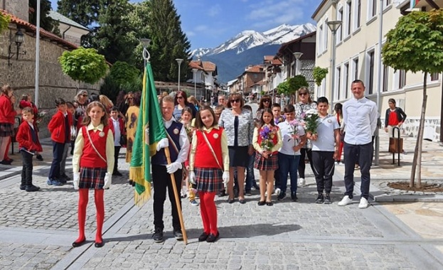 По случай 24 май деца от Русия Великобритания Германия Обединени