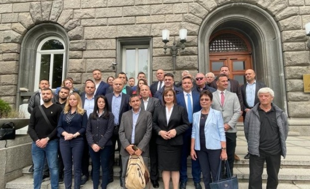 Беше дадено началото на промяната но днес въпросът е кой