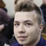  Протасевич и приятелката му са изведени от изолатора и са под домашен арест 