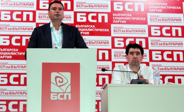 Изключително важно е в периода до 11 юли БСП да
