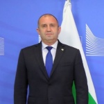 Радев: България ще дари голямо количество Covid ваксини на Скопие 