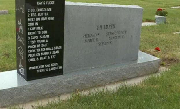 Потребители на социалните мрежи масово споделят снимка на необичаен надгробен