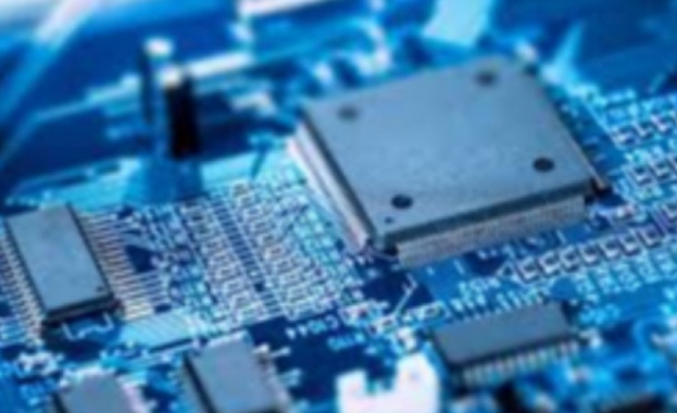 Intel: Недостигът на чипове в световен план може да продължи няколко години Intel: Недостигът на чипове в световен план може да продължи няколко години