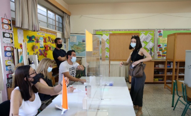 Седем партии си поделят 56 те места в парламента на Кипър