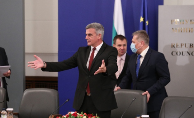 Служебният премиер Стефан Янев постави като основна задача пред новоназначените