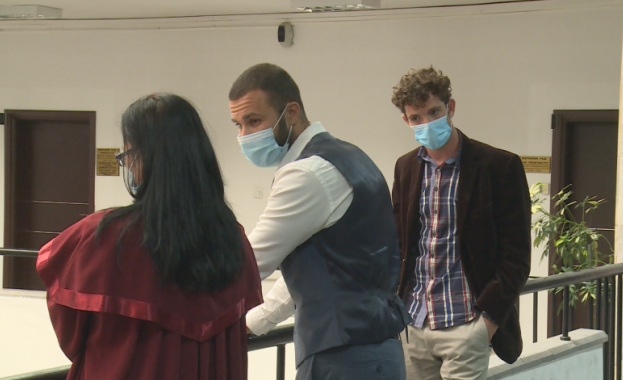 Ново отлагане на делото срещу Явор Бахаров Актьорът обжалва наложената