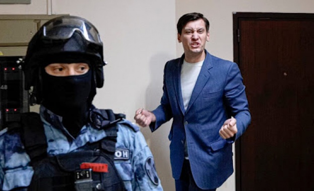 Руският опозиционер и бивш депутат Дмитрий Гудков който бе арестуван