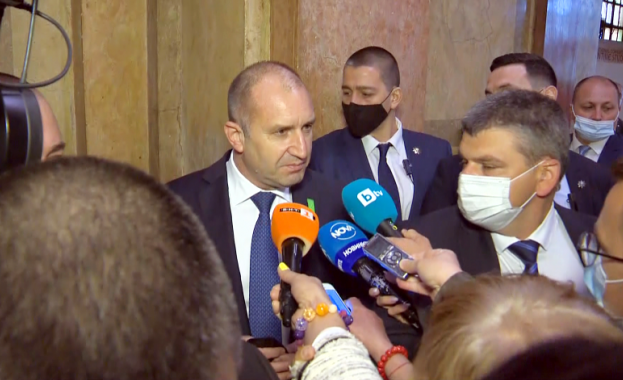 Радев: Научната и образователна свързаност - сред приоритетите на срещата на „Три морета“ Радев: Научната и образователна свързаност - сред приоритетите на срещата на „Три морета“