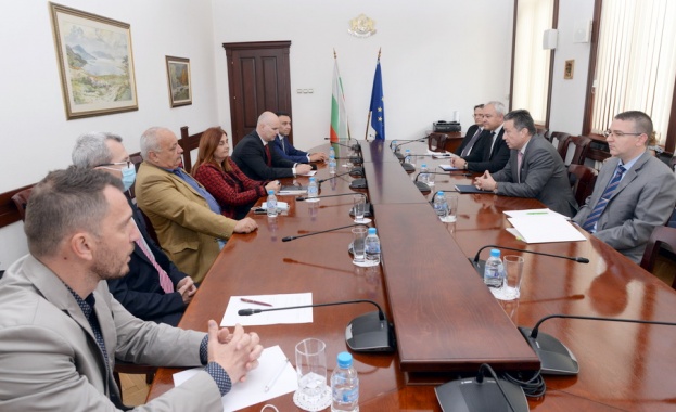 Служебният министър на правосъдието проф Янаки Стоилов и заместник министър Иван