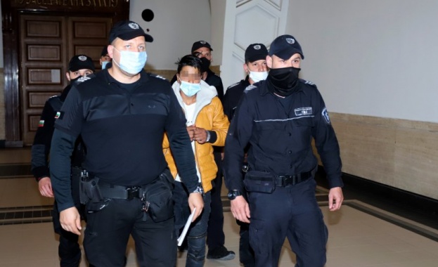  Оставят в ареста обвинения за убийството на детето в Ковачевци 