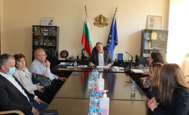 Създаване към Министерството на здравеопазването на дирекция за правата на