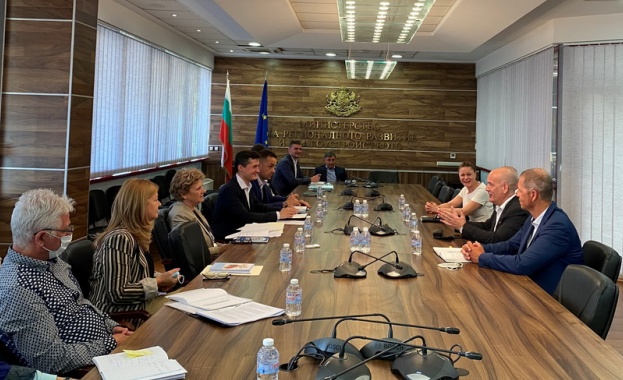 Министърът на регионалното развитие и благоустройството Виолета Комитова обсъди работата