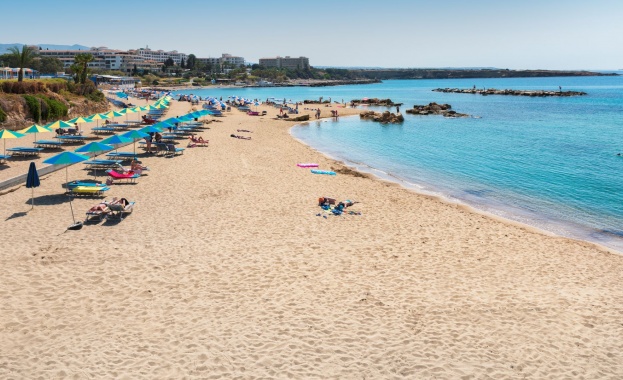  Кипърски плаж с рекорд - 25 поредни години с отличието „Син флаг“ 
