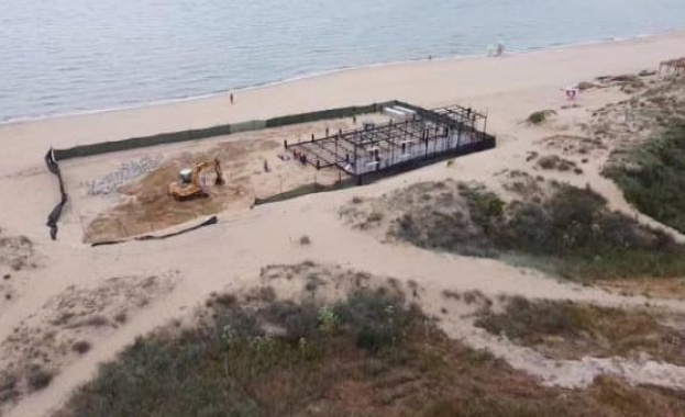 Бетонът за нови заведения на плаж Смокиня е законен тъй