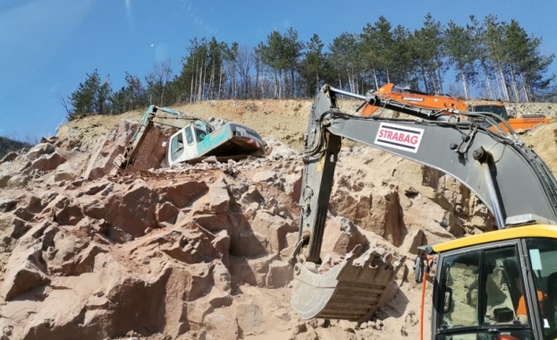 От 13 до 15 ч днес ще бъде спряно движението