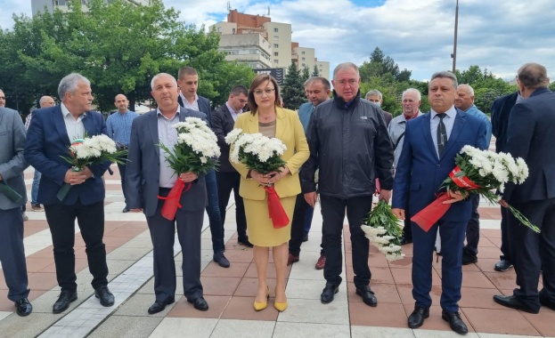 България се нуждае еднакво силно както от лява алтернатива така